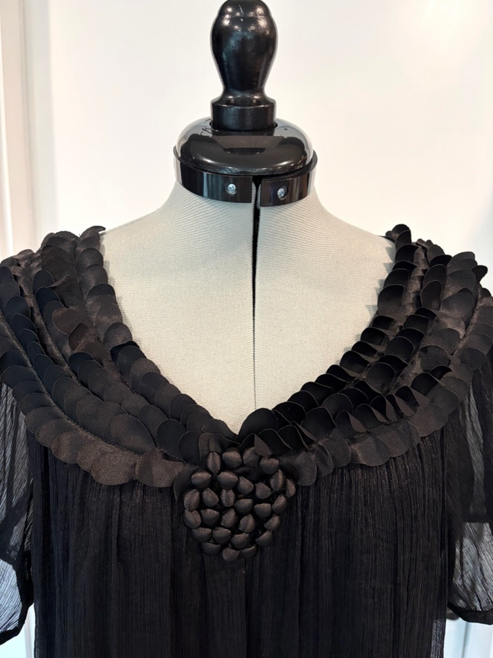 Chloè VTG Silk Chiffon swing dress, silk petal/rosette accents, short sleeve, S - Picture 8 of 15